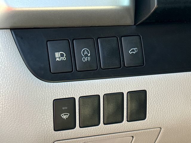 Used 2018 Toyota Highlander XLE AWD/4WD image 24