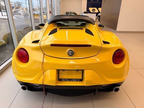 Used 2015 Alfa Romeo 4C Spider w/ Convenience Group image 6