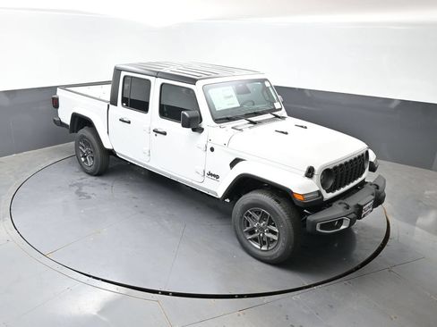 New 2026 Jeep Gladiator Sport AWD/4WD image 30