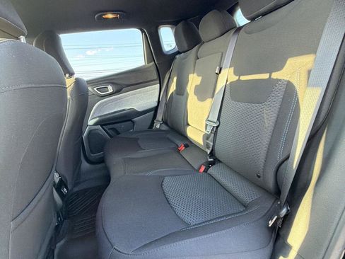 Used 2025 Jeep Compass Sport AWD/4WD image 9