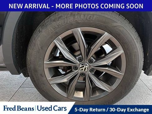 Used 2024 Volkswagen Tiguan SE AWD/4WD image 12