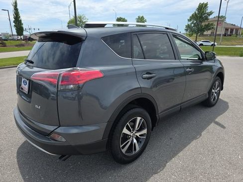 Used 2016 Toyota RAV4 XLE FWD image 5