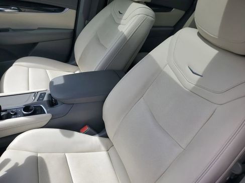 Certified 2023 Cadillac XT6 Premium Luxury AWD/4WD image 27