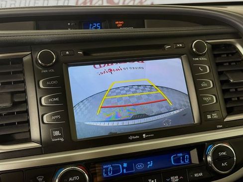 Used 2015 Toyota Highlander Limited Platinum AWD/4WD image 15