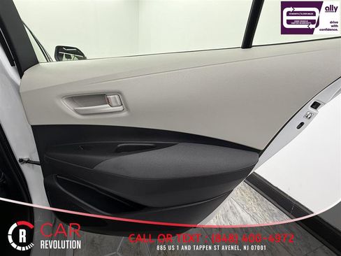 Used 2023 Toyota Corolla LE FWD image 30