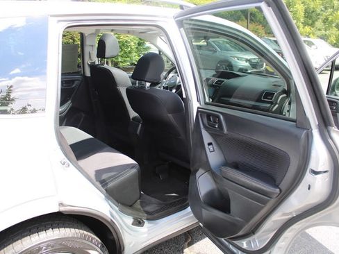 Used 2018 Subaru Forester 2.5i Premium AWD/4WD image 15