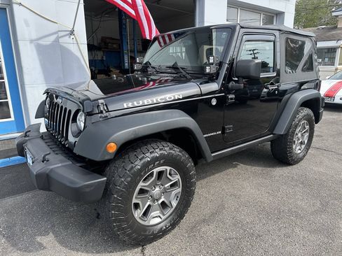Used 2014 Jeep Wrangler Rubicon w/ Power Convenience Group AWD/4WD image 4