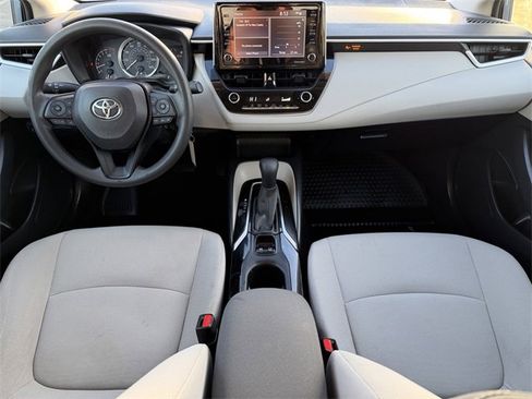 Used 2021 Toyota Corolla LE image 20