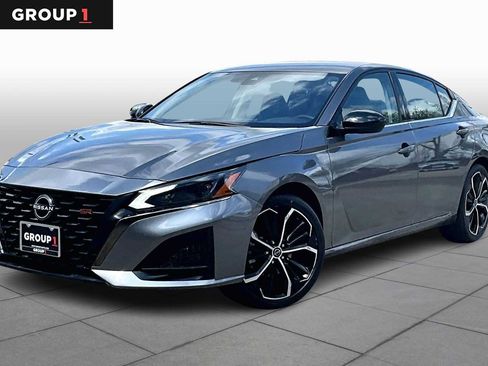 Certified 2024 Nissan Altima 2.5 SR image 1