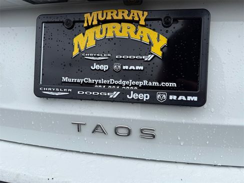 Used 2024 Volkswagen Taos SE image 16