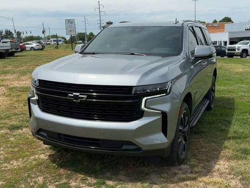Used 2024 Chevrolet Tahoe RST w/ Luxury Package AWD/4WD image 2