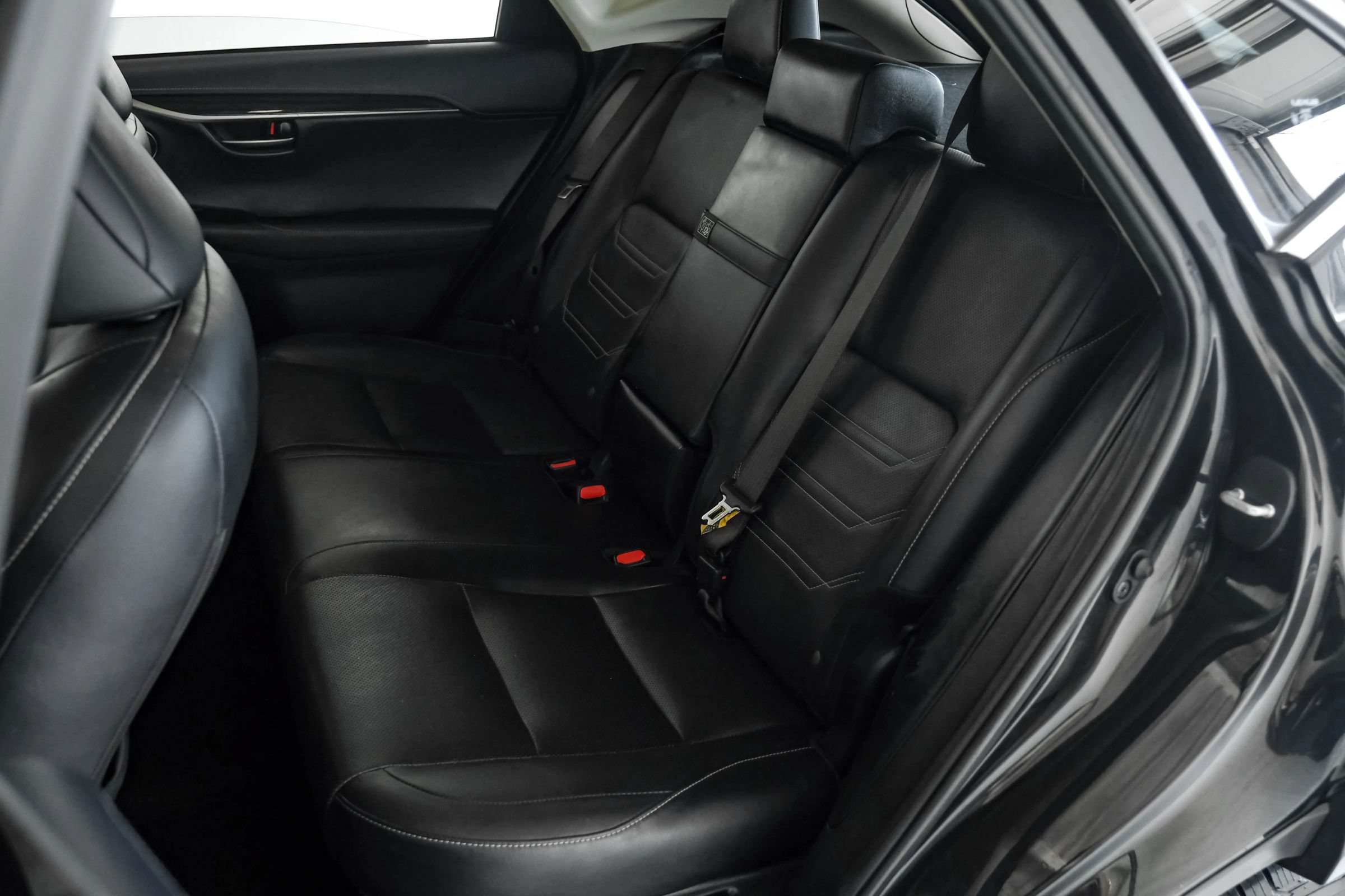 Used 2018 Lexus NX 300h AWD w/ Luxury Package image 32