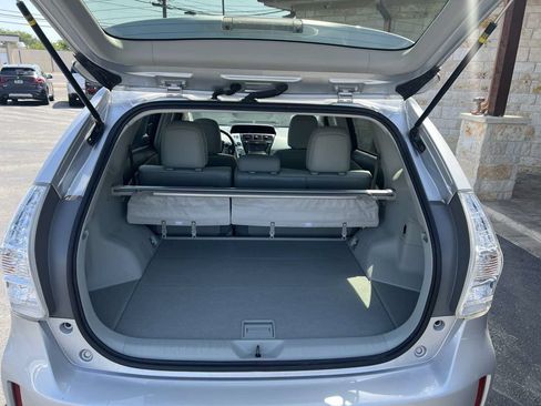 Used 2013 Toyota Prius V Five FWD image 8