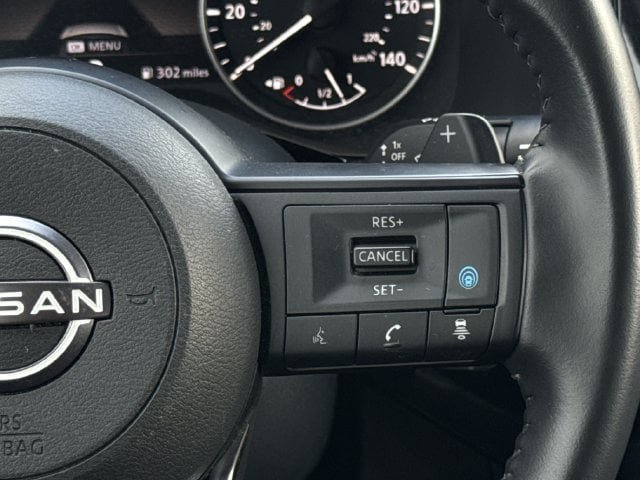 Used 2025 Nissan Pathfinder SV FWD image 13