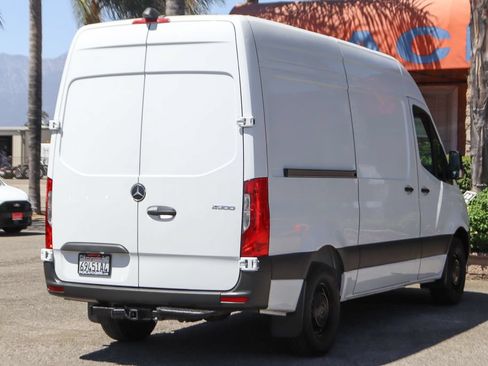Used 2025 Mercedes-Benz Sprinter 2500 image 11