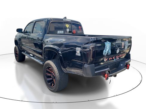 Used 2021 Toyota Tacoma SR5 w/ SR5 Appearance Package (SM) RWD image 11