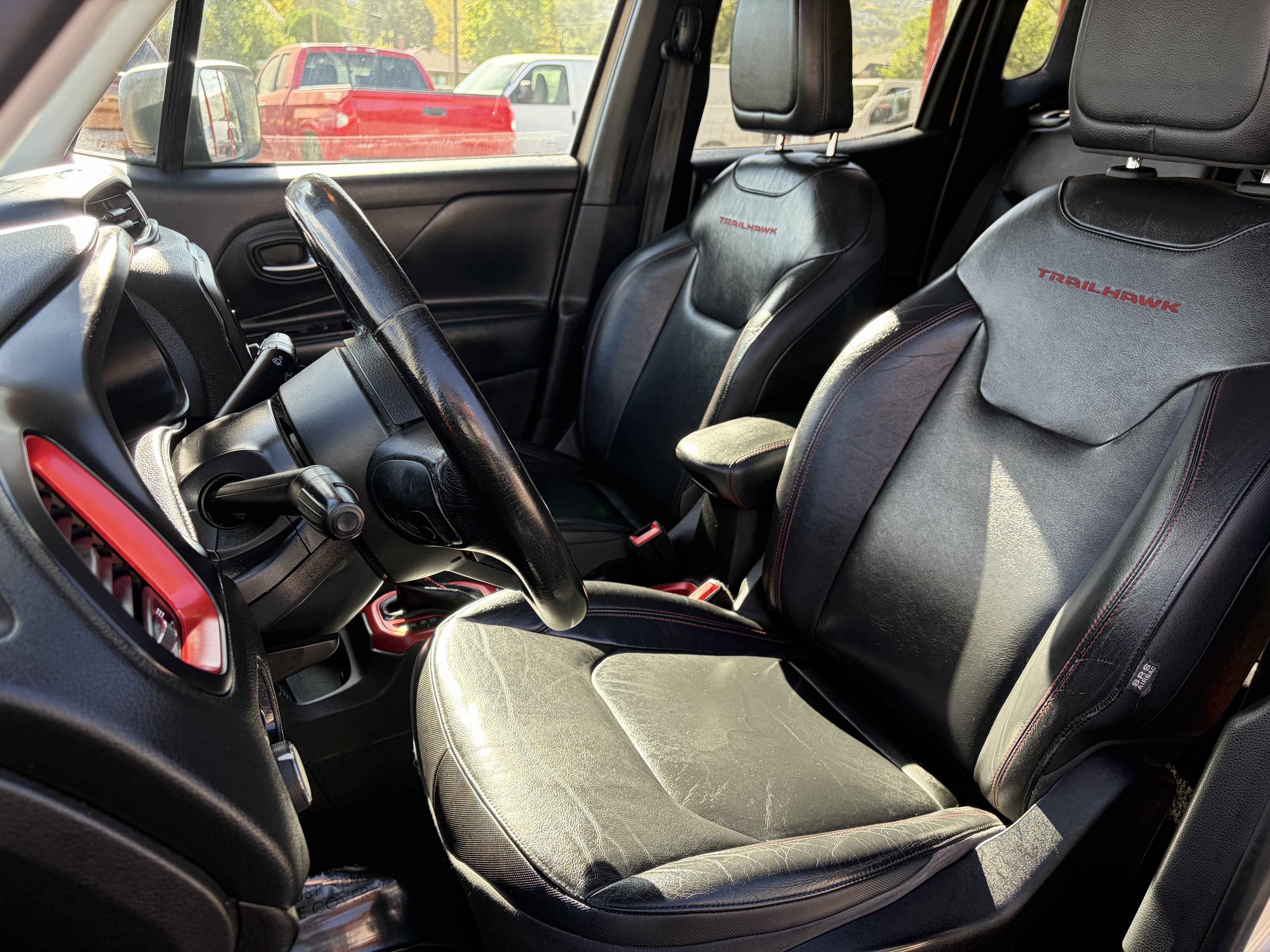 Used 2016 Jeep Renegade Trailhawk w/ Premium Trailhawk Package AWD/4WD image 16
