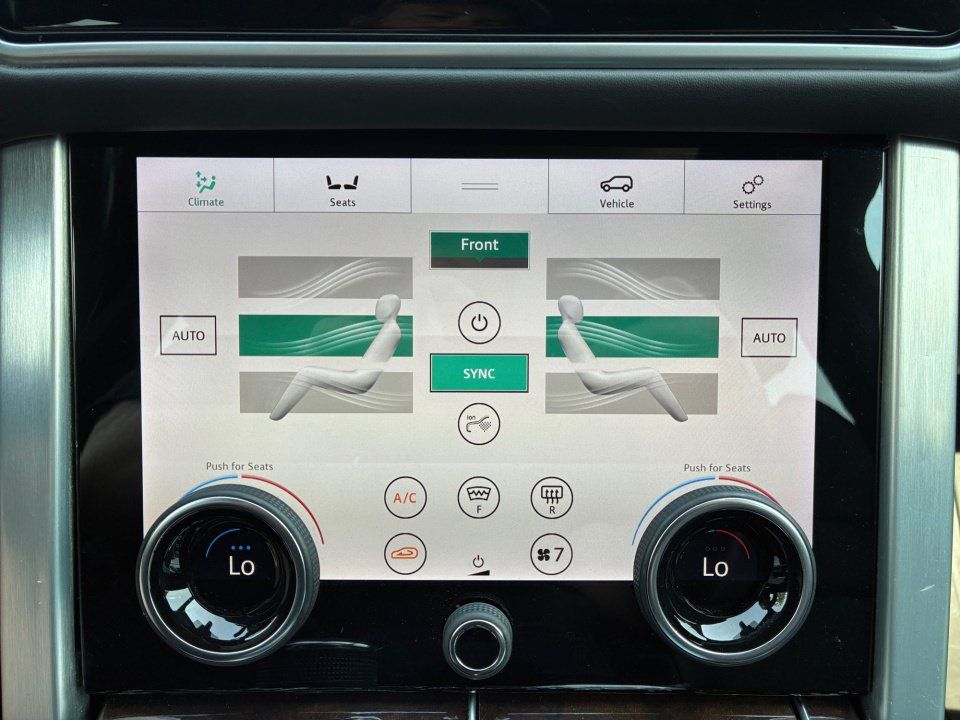Used 2019 Land Rover Range Rover Supercharged AWD/4WD image 18