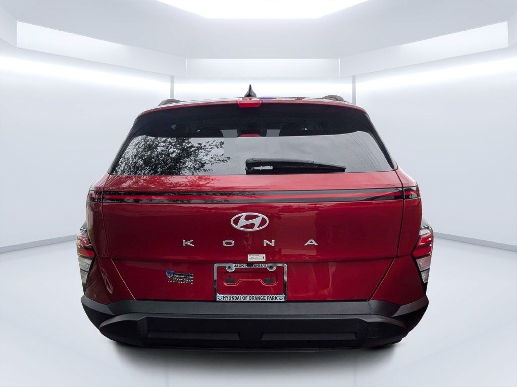 Used 2025 Hyundai Kona SEL FWD image 2