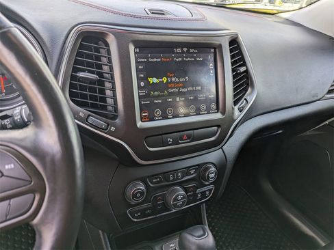 Certified 2020 Jeep Cherokee Trailhawk w/ Cold Weather Group image 19