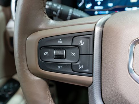 Used 2023 GMC Yukon XL Denali w/ Denali Reserve Package image 32