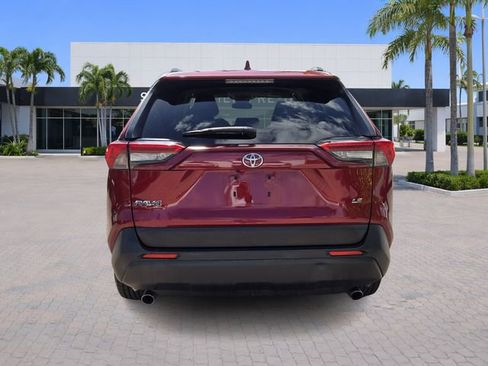 Used 2019 Toyota RAV4 LE image 6
