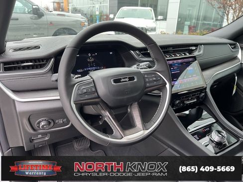 New 2025 Jeep Grand Cherokee L Limited image 6