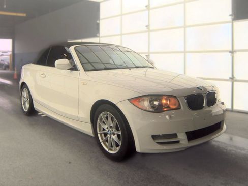 Used 2011 BMW 128i Convertible RWD image 3
