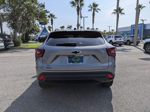 Used 2025 Chevrolet Trax RS w/ Driver Confidence Package FWD image 4