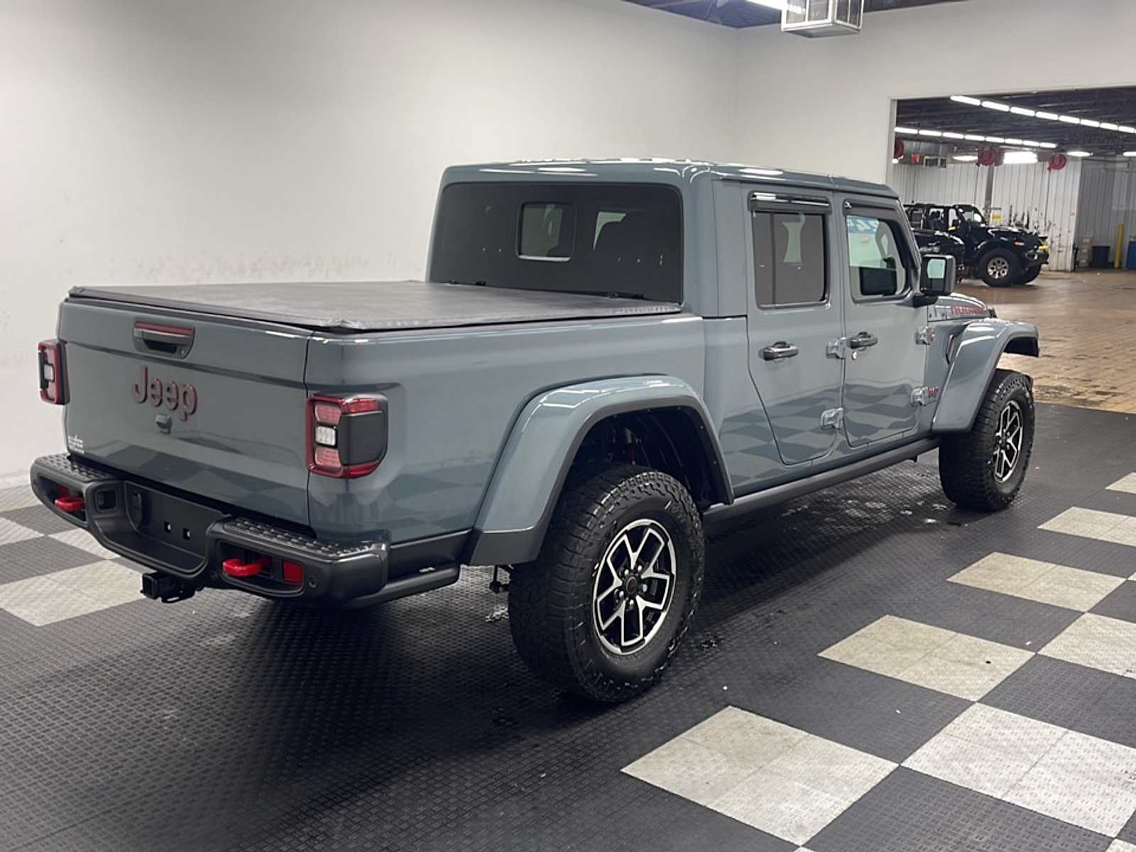 Used 2024 Jeep Gladiator Rubicon AWD/4WD image 19
