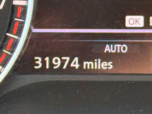 Used 2025 Nissan Pathfinder SV image 34