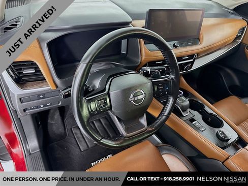 Certified 2025 Nissan Rogue Platinum image 9
