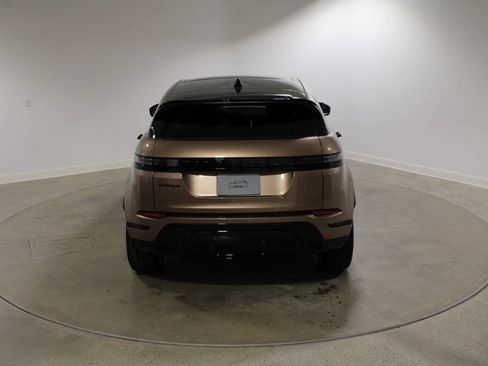 Used 2026 Land Rover Range Rover Evoque Dynamic SE AWD/4WD image 4