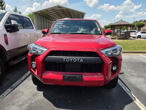Used 2021 Toyota 4Runner SR5 AWD/4WD image 2