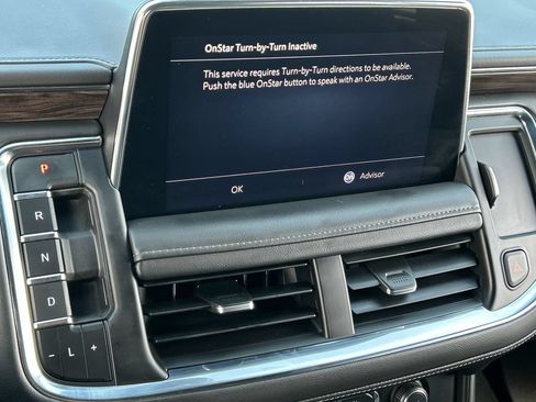 Used 2021 Chevrolet Tahoe Z71 w/ Luxury Package AWD/4WD image 14
