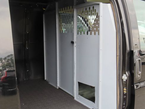 Used 2020 Chevrolet Express 3500 RWD image 21