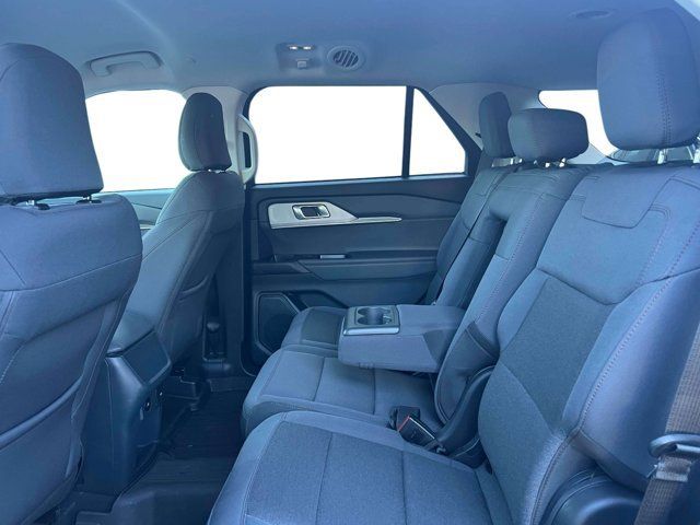 Used 2026 Ford Explorer Active AWD/4WD image 16
