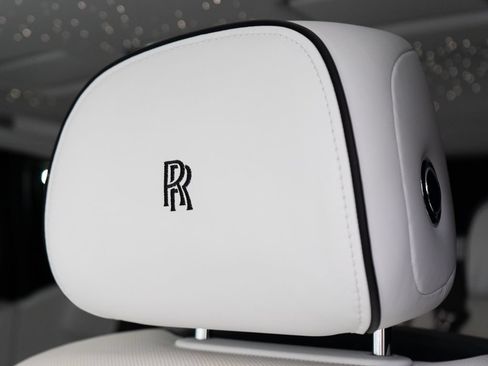 Used 2023 Rolls-Royce Phantom Sedan RWD image 18