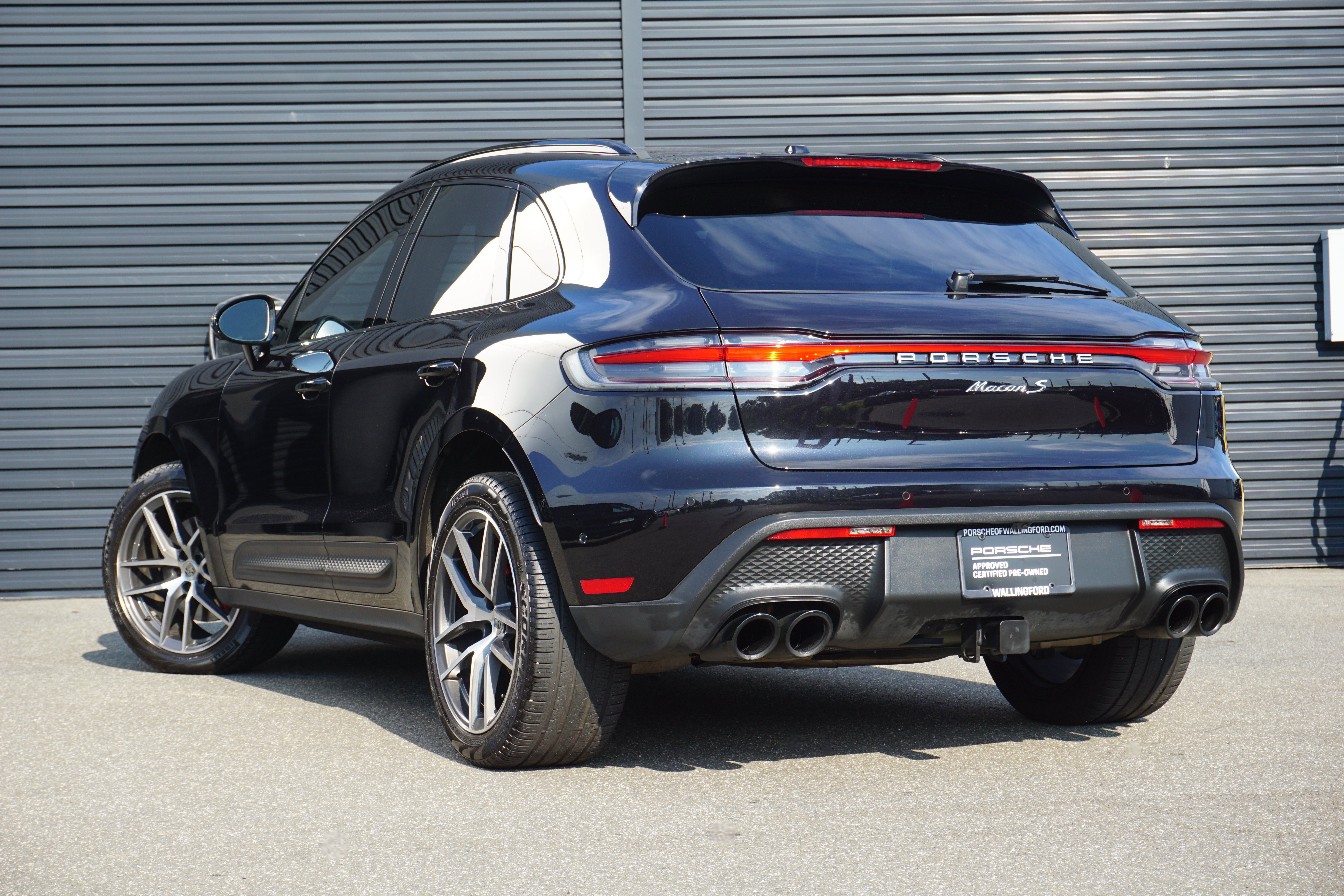 Certified 2022 Porsche Macan S AWD/4WD image 3