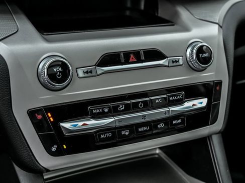 Used 2023 Ford Explorer XLT w/ Equipment Group 202A image 25