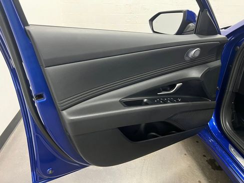 Used 2025 Hyundai Elantra SEL image 22