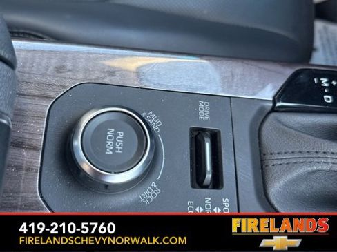 Used 2021 Toyota Highlander Platinum image 24