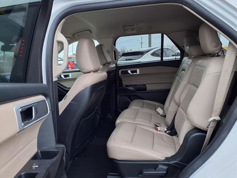 Used 2020 Ford Explorer XLT w/ Equipment Group 202A image 14