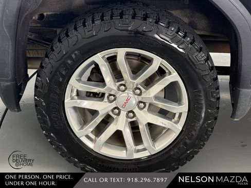 Used 2019 GMC Sierra 1500 SLT w/ SLT Premium Plus Package AWD/4WD image 15