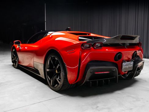 Used 2021 Ferrari SF90 Stradale AWD/4WD image 8