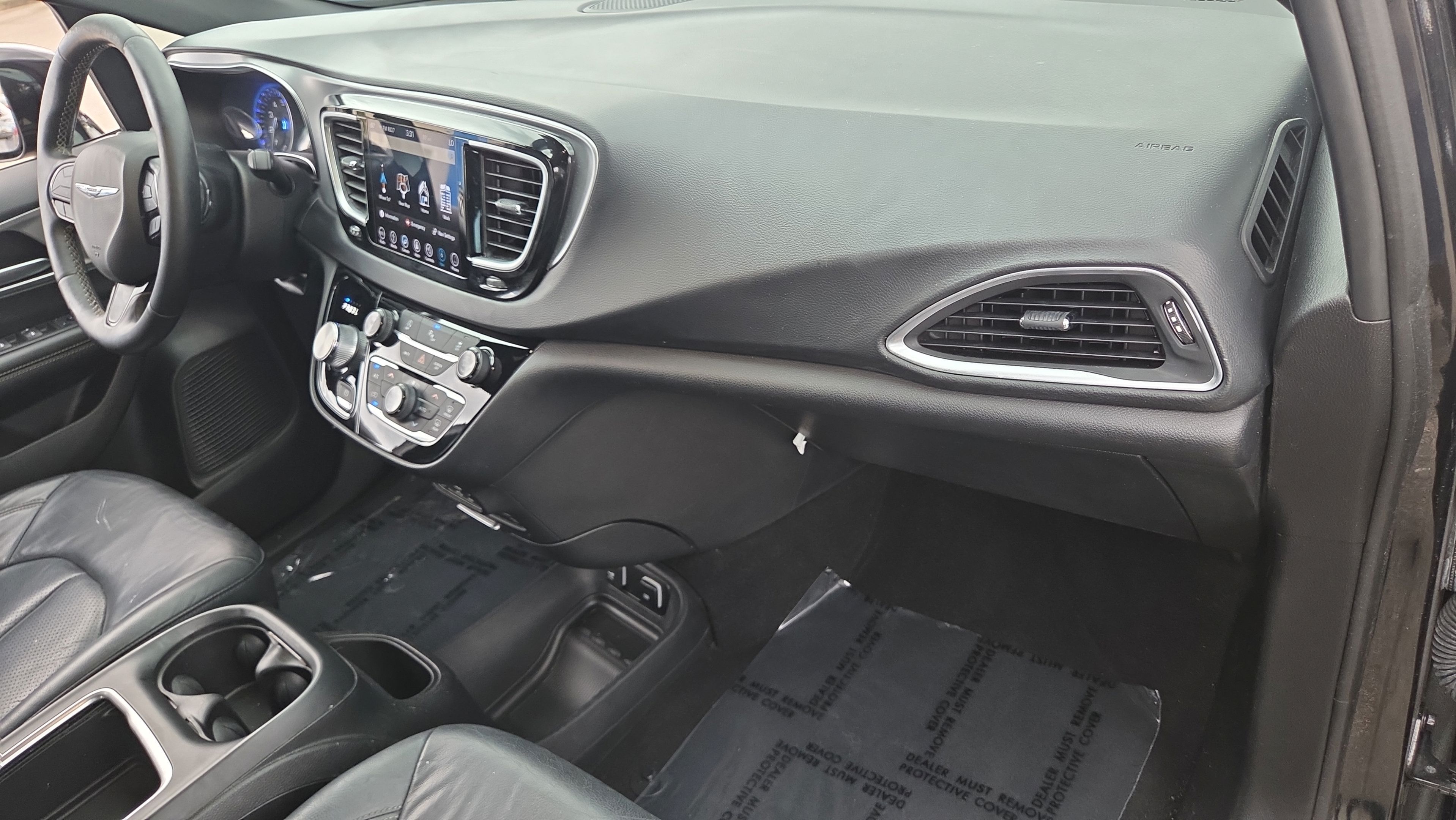 Used 2019 Chrysler Pacifica Touring-L Plus w/ S Appearance Package FWD image 16