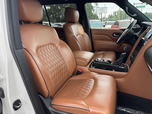 Used 2021 INFINITI QX80 Sensory w/ Cargo Package AWD/4WD image 18
