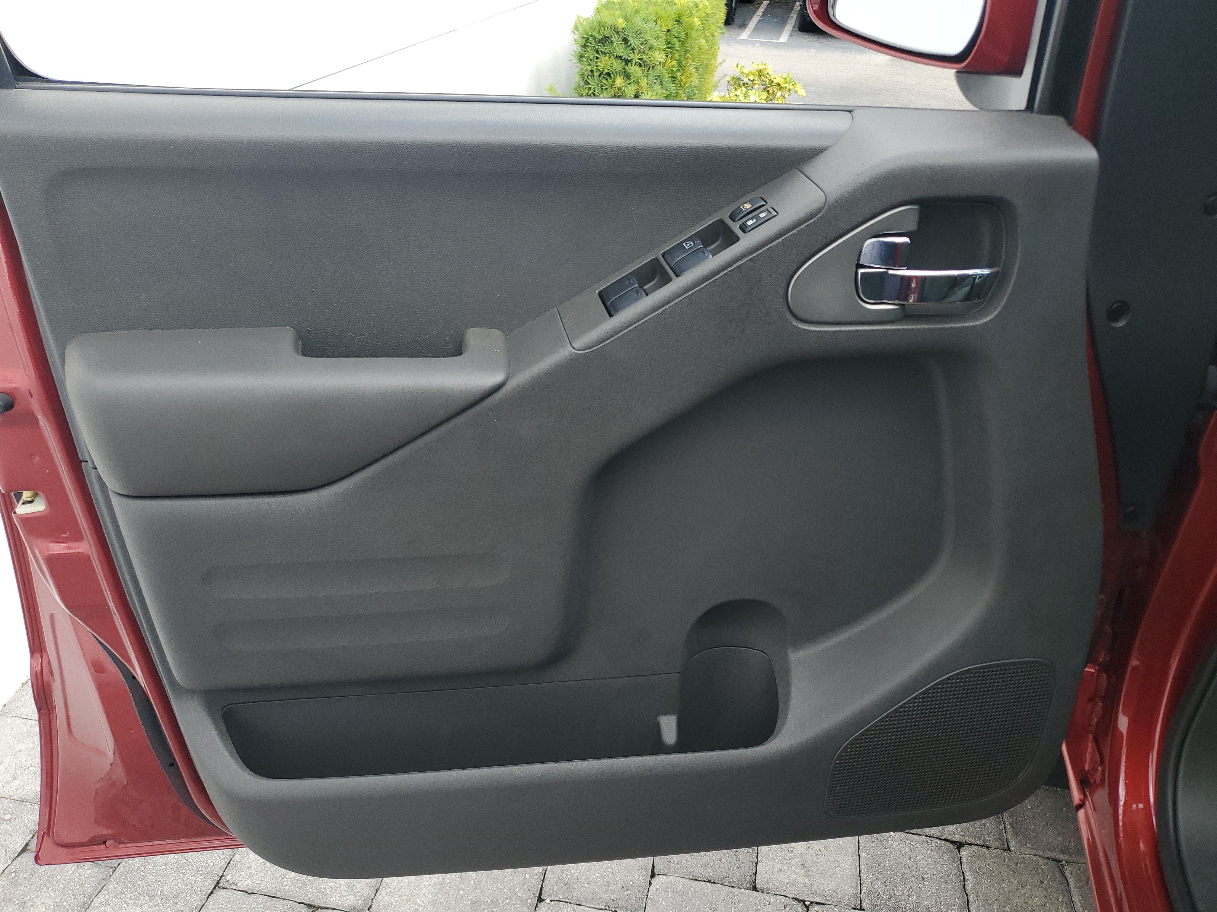 Used 2018 Nissan Frontier 4x4 Crew Cab image 18