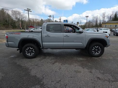 Used 2021 Toyota Tacoma TRD Off-Road image 33
