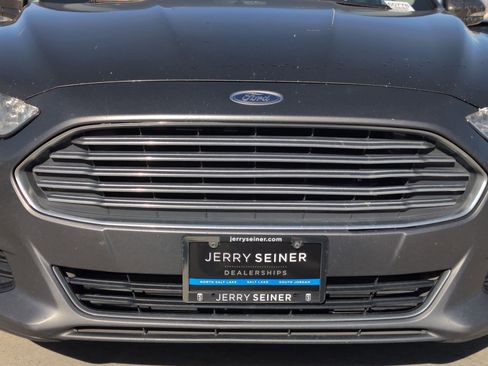 Used 2016 Ford Fusion Titanium image 9